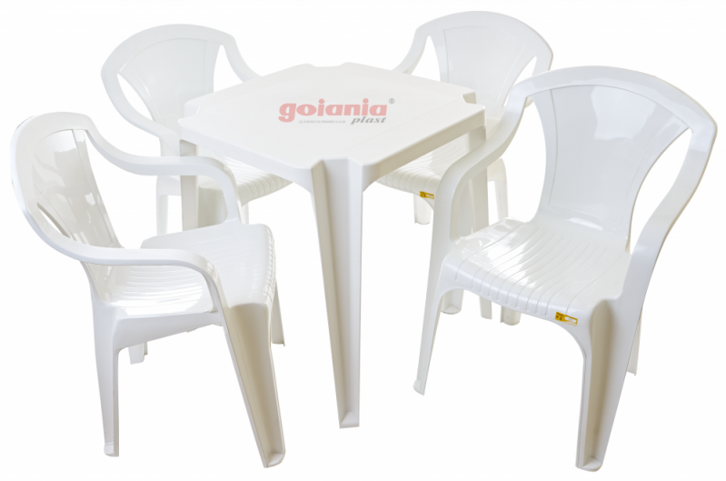 Conjunto de Mesas e Cadeiras de Plástico para Comprar